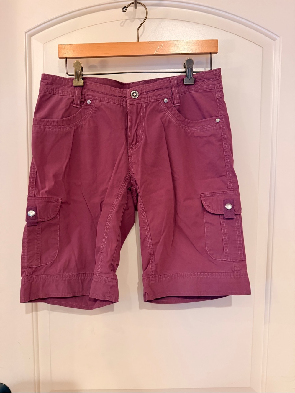 Kuhl Slpash Cargo Hiking Shorts style 6084 size 10 pinkish color EUC